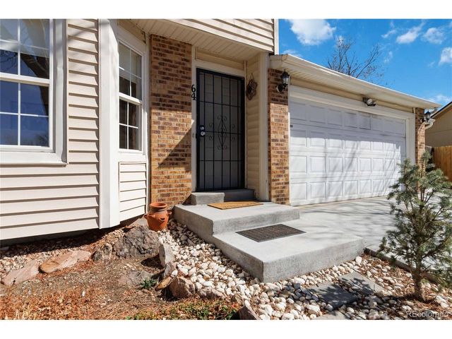 64 Macon St, Aurora, CO 80010