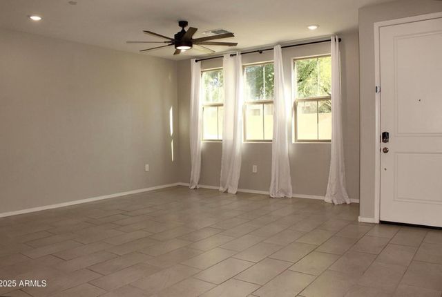 2625 S Peppertree Drive Unit 104, Gilbert, AZ 85295