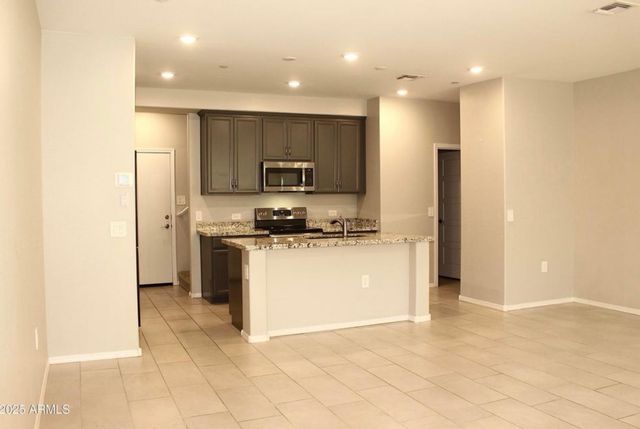 2625 S Peppertree Drive Unit 104, Gilbert, AZ 85295