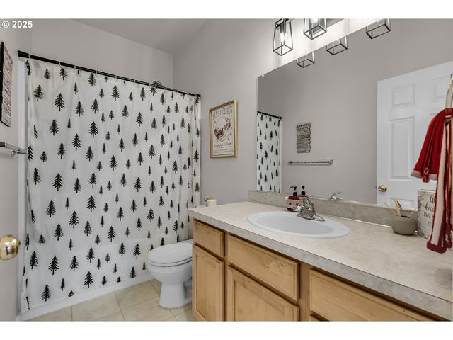 7216 Sw MANOR Way F, Beaverton, OR 97078