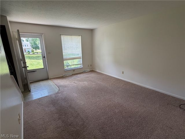 672 Loomis Avenue 682, Cuyahoga Falls, OH 44221