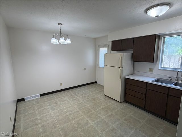 672 Loomis Avenue 682, Cuyahoga Falls, OH 44221