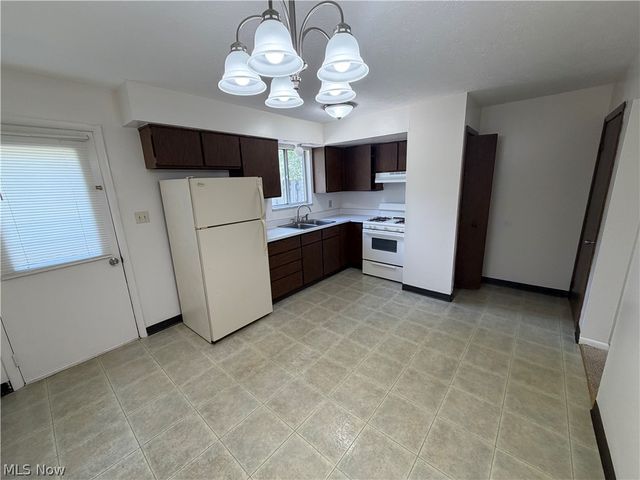 672 Loomis Avenue 682, Cuyahoga Falls, OH 44221