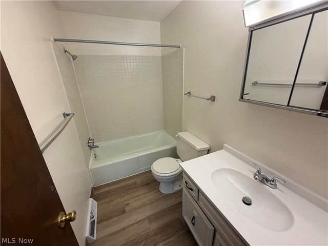672 Loomis Avenue 682, Cuyahoga Falls, OH 44221