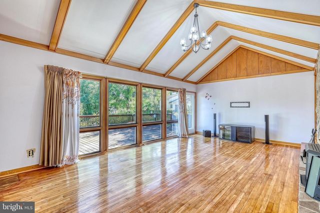 3625 CROOKED HILL RD, Harrisburg, PA 17110