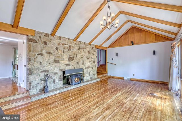 3625 CROOKED HILL RD, Harrisburg, PA 17110