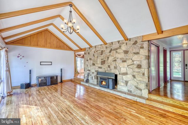 3625 CROOKED HILL RD, Harrisburg, PA 17110