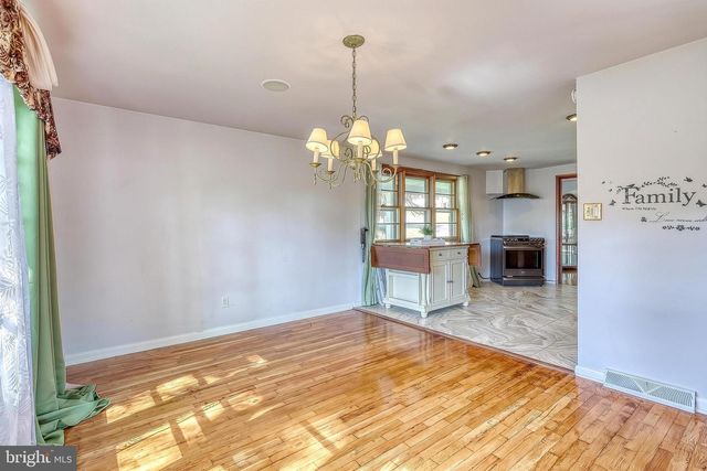 3625 CROOKED HILL RD, Harrisburg, PA 17110
