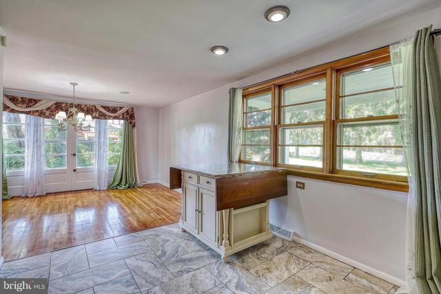 3625 CROOKED HILL RD, Harrisburg, PA 17110