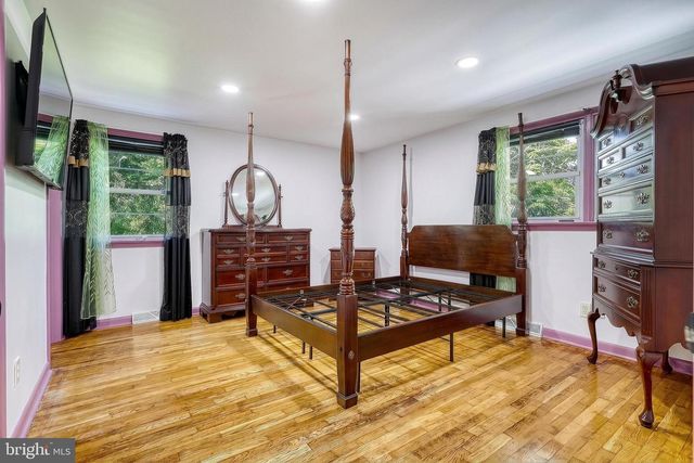 3625 CROOKED HILL RD, Harrisburg, PA 17110