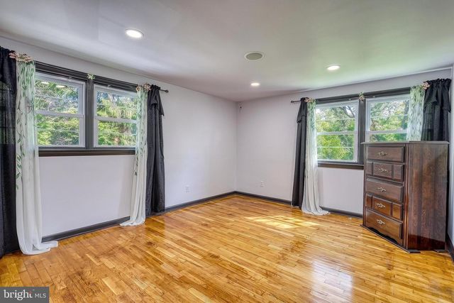 3625 CROOKED HILL RD, Harrisburg, PA 17110