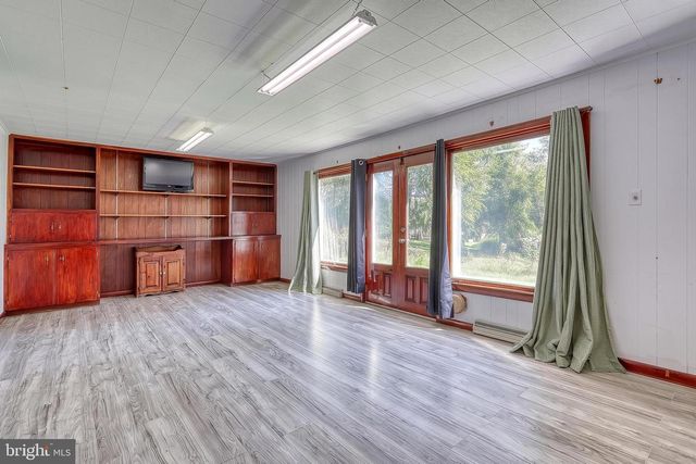 3625 CROOKED HILL RD, Harrisburg, PA 17110