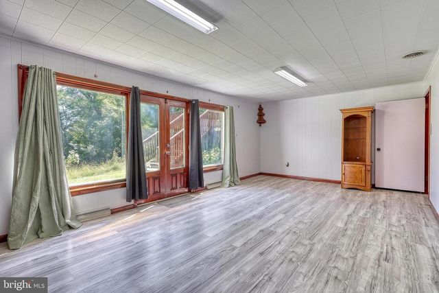 3625 CROOKED HILL RD, Harrisburg, PA 17110