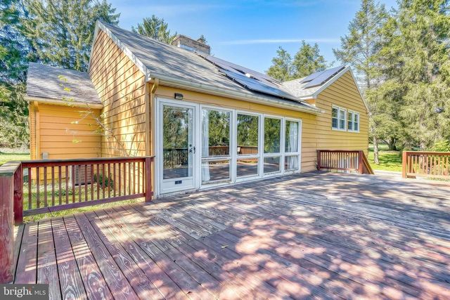 3625 CROOKED HILL RD, Harrisburg, PA 17110