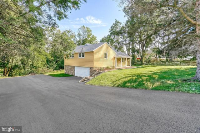 3625 CROOKED HILL RD, Harrisburg, PA 17110