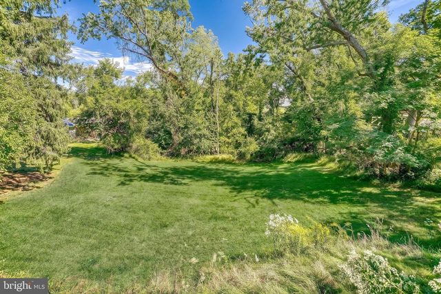 3625 CROOKED HILL RD, Harrisburg, PA 17110