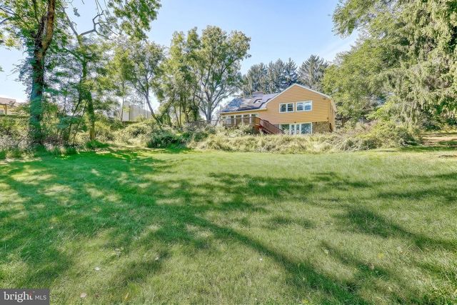 3625 CROOKED HILL RD, Harrisburg, PA 17110