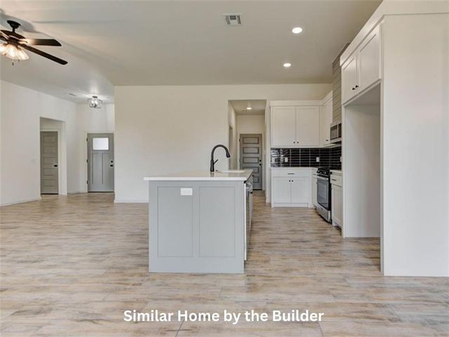 1945 W Crossbow Way, Mustang, OK 73064