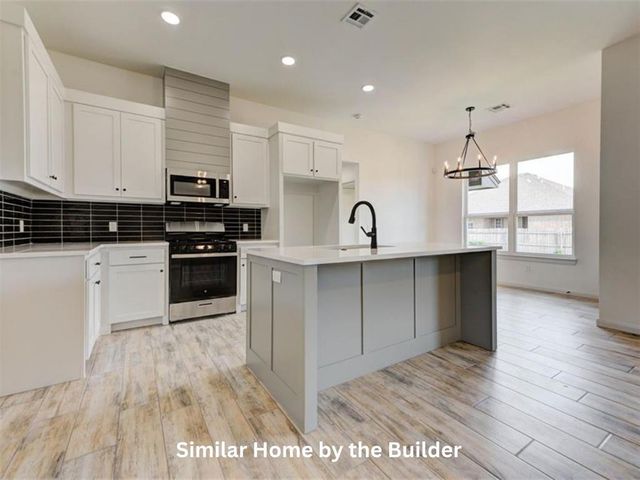 1945 W Crossbow Way, Mustang, OK 73064