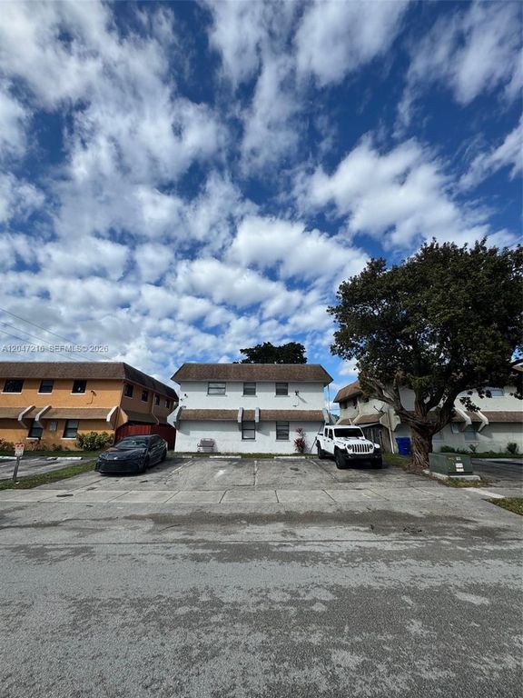 1741 SW 40th Ter, Fort Lauderdale, FL 33317
