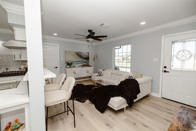 524 Ridgecrest Drive, Lewisville, TX 75067