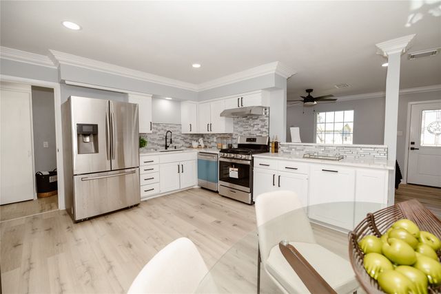 524 Ridgecrest Drive, Lewisville, TX 75067