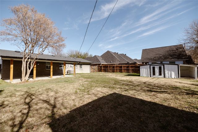 524 Ridgecrest Drive, Lewisville, TX 75067