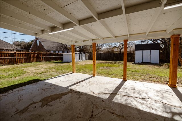 524 Ridgecrest Drive, Lewisville, TX 75067