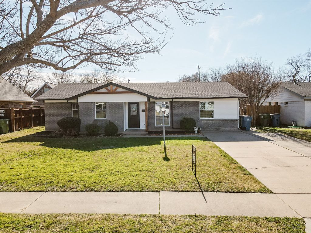 524 Ridgecrest Drive, Lewisville, TX 75067