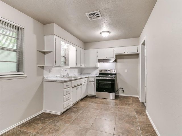 1604 Cynthia Drive, Midwest City, OK 73130