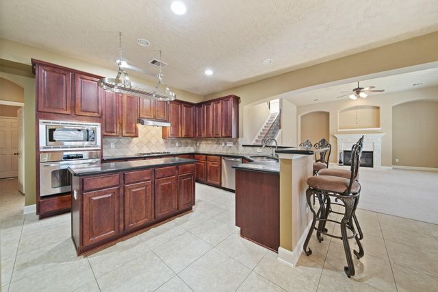 10015 Loch Courtney Lane, Houston, TX 77089