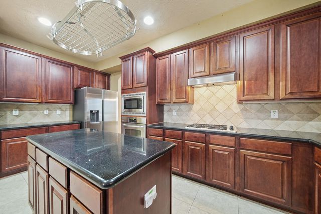 10015 Loch Courtney Lane, Houston, TX 77089