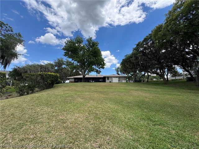334 W F Street, Frostproof, FL 33843