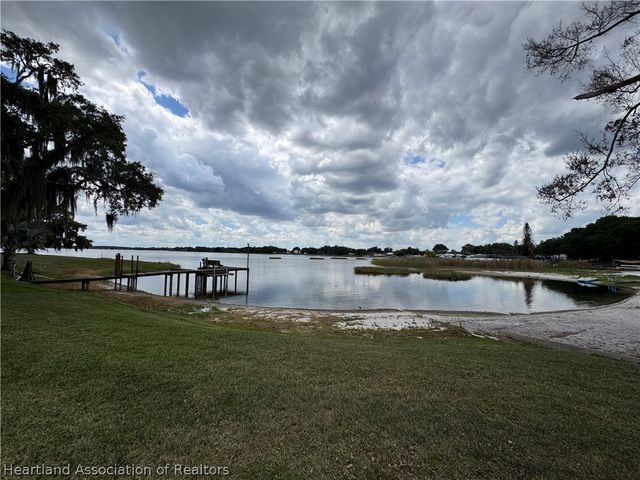 334 W F Street, Frostproof, FL 33843