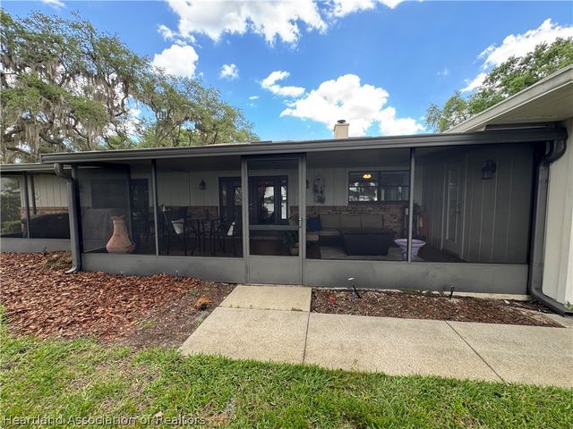 334 W F Street, Frostproof, FL 33843