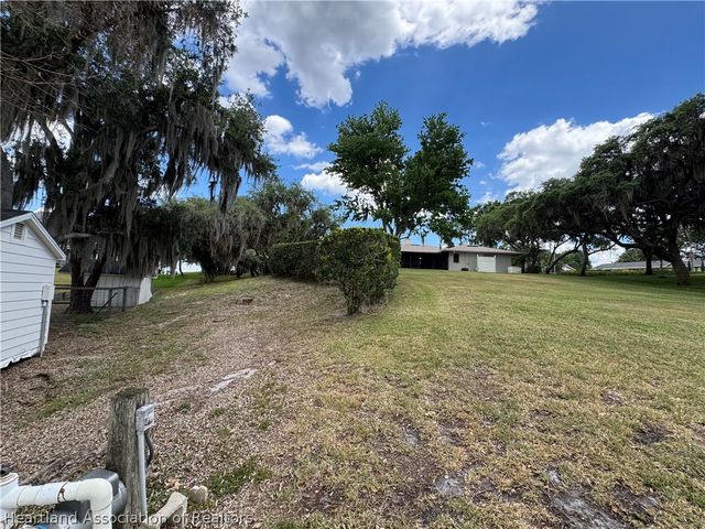 334 W F Street, Frostproof, FL 33843