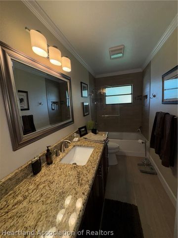 334 W F Street, Frostproof, FL 33843