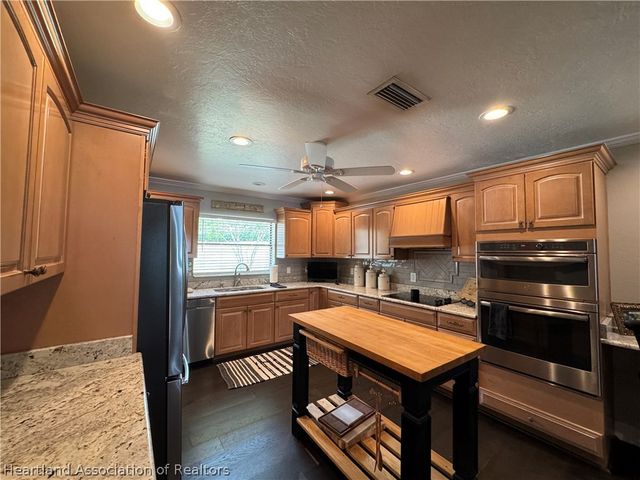 334 W F Street, Frostproof, FL 33843