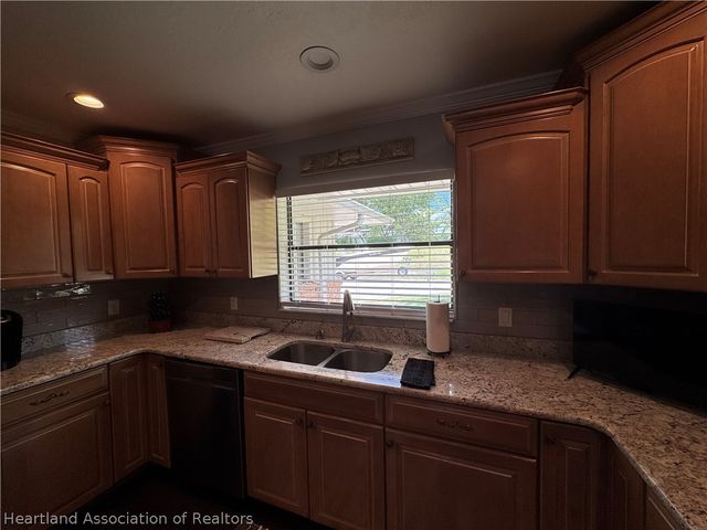 334 W F Street, Frostproof, FL 33843