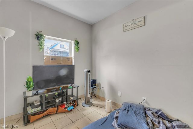 3305 Roanoke Avenue, Cleveland, OH 44109