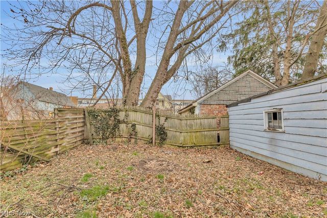 3305 Roanoke Avenue, Cleveland, OH 44109