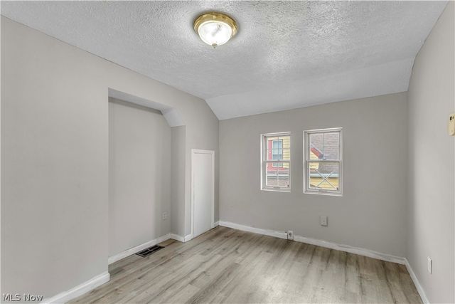 3305 Roanoke Avenue, Cleveland, OH 44109