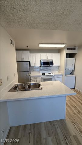 1381 East University Avenue 311, Las Vegas, NV 89119