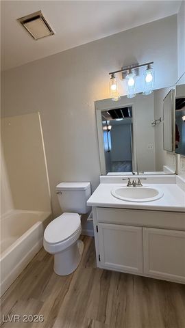 1381 East University Avenue 311, Las Vegas, NV 89119