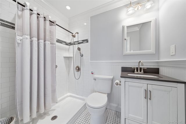 65 Harbor N, Amityville, NY 11701