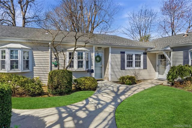 65 Harbor N, Amityville, NY 11701