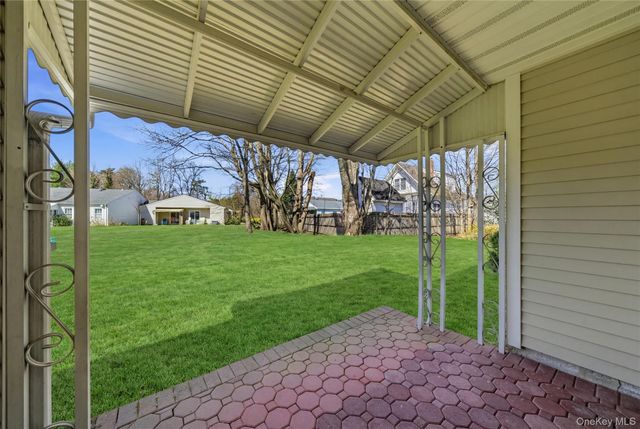 65 Harbor N, Amityville, NY 11701