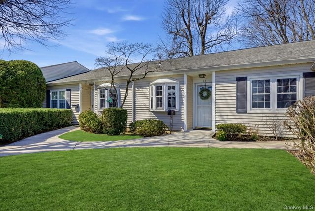65 Harbor N, Amityville, NY 11701