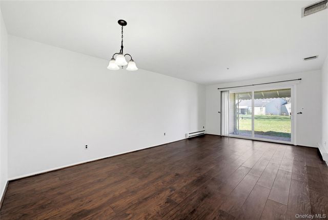 65 Harbor N, Amityville, NY 11701