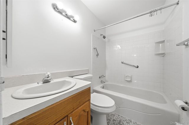 65 Harbor N, Amityville, NY 11701